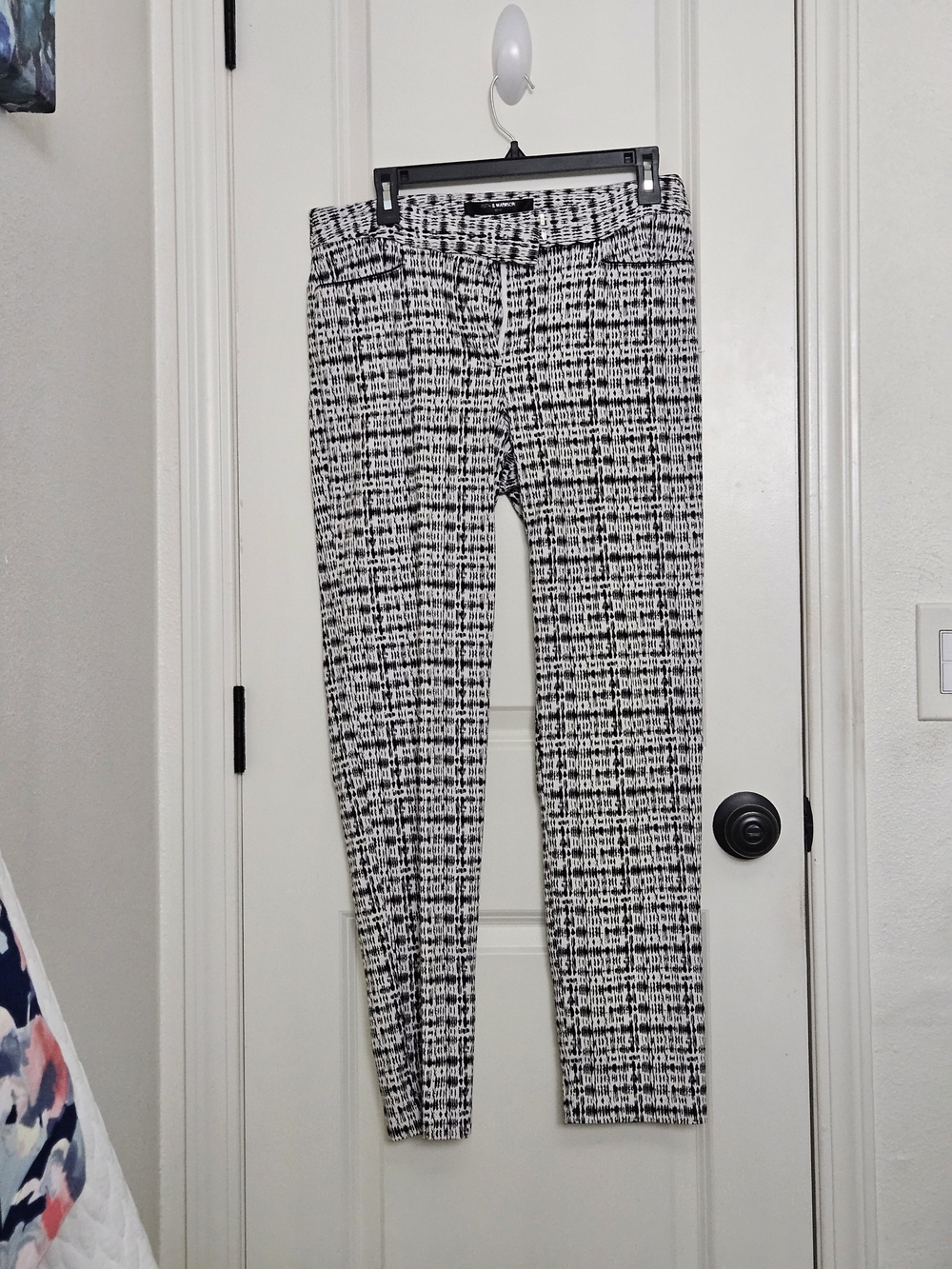 89th & Madison Black & White Patterned Stretchy Pants NWOT